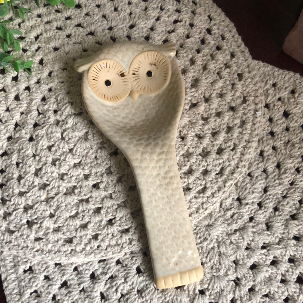 Ceramic Owl Spoon Rest in Cream